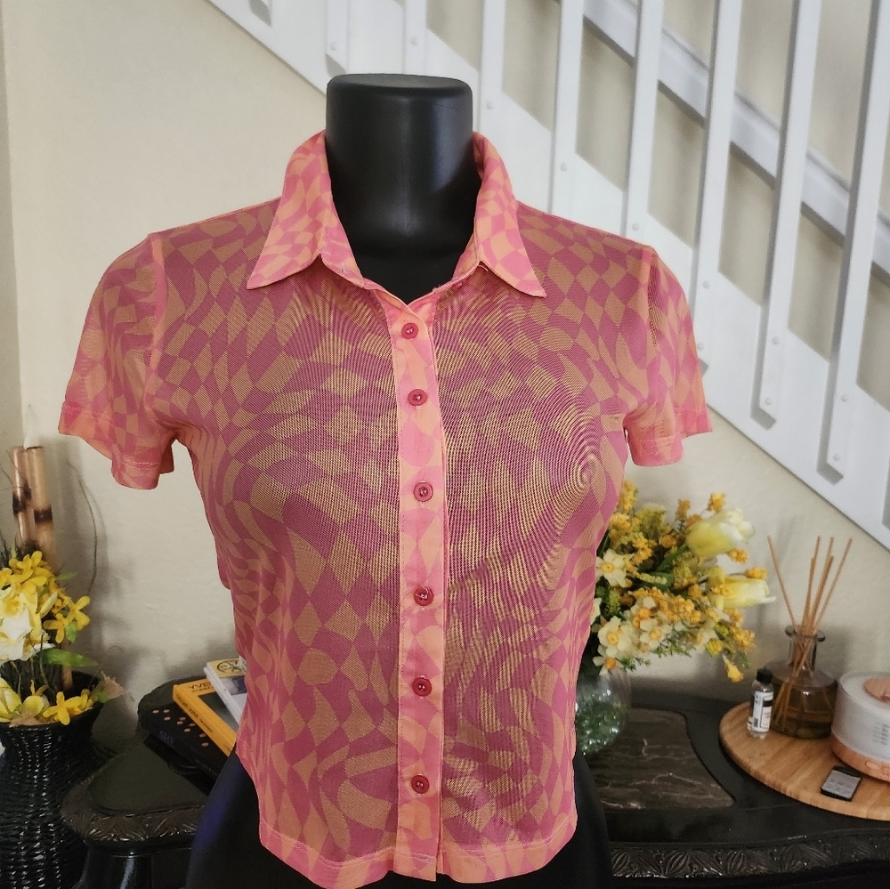 Edikted Trippy Pink Pattern Cropped Button Down Shirt size S
